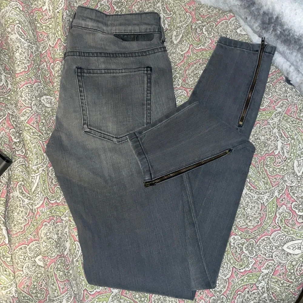 Stella McCartney luxury, grey, super skinny, zipper jeans sz. 29 - Picture 2 of 6